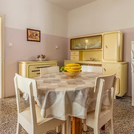 - Blue Gate Manor Holiday home