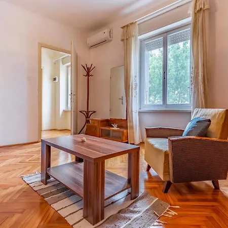 - Blue Gate Manor Tatil Evi Ližnjan