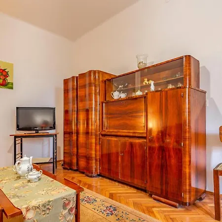 Holiday home - Blue Gate Manor Liznjan