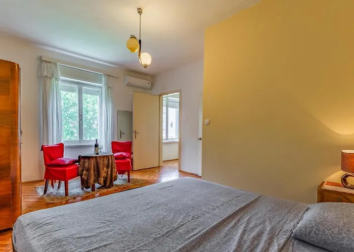 - Blue Gate Manor * Liznjan